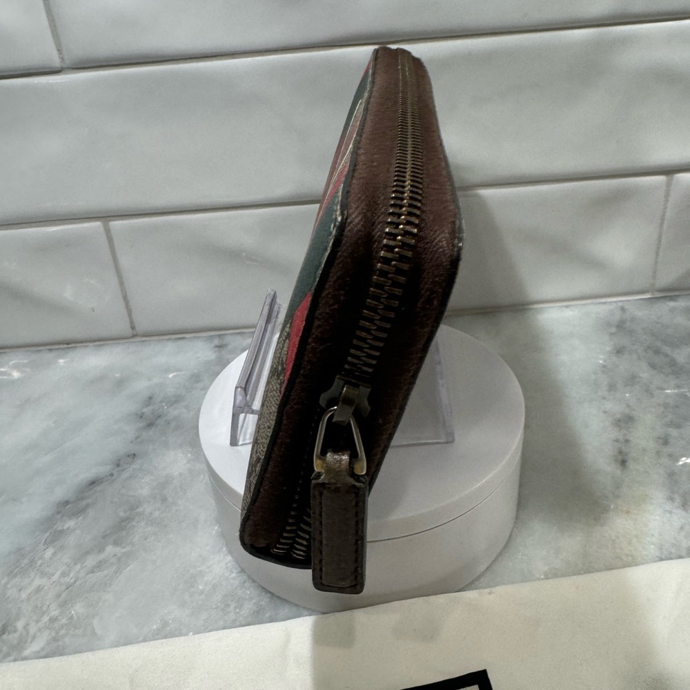 Gucci GG Chevron Long Wallet - Picture 6 of 11